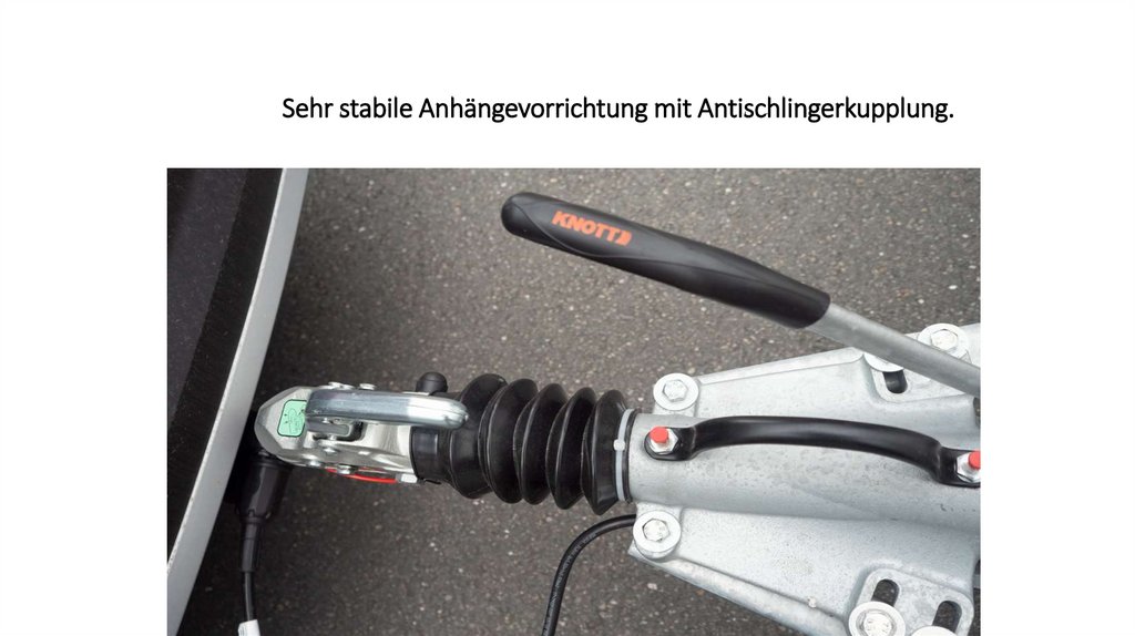 Sehr stabile Anhängevorrichtung mit Antischlingerkupplung.