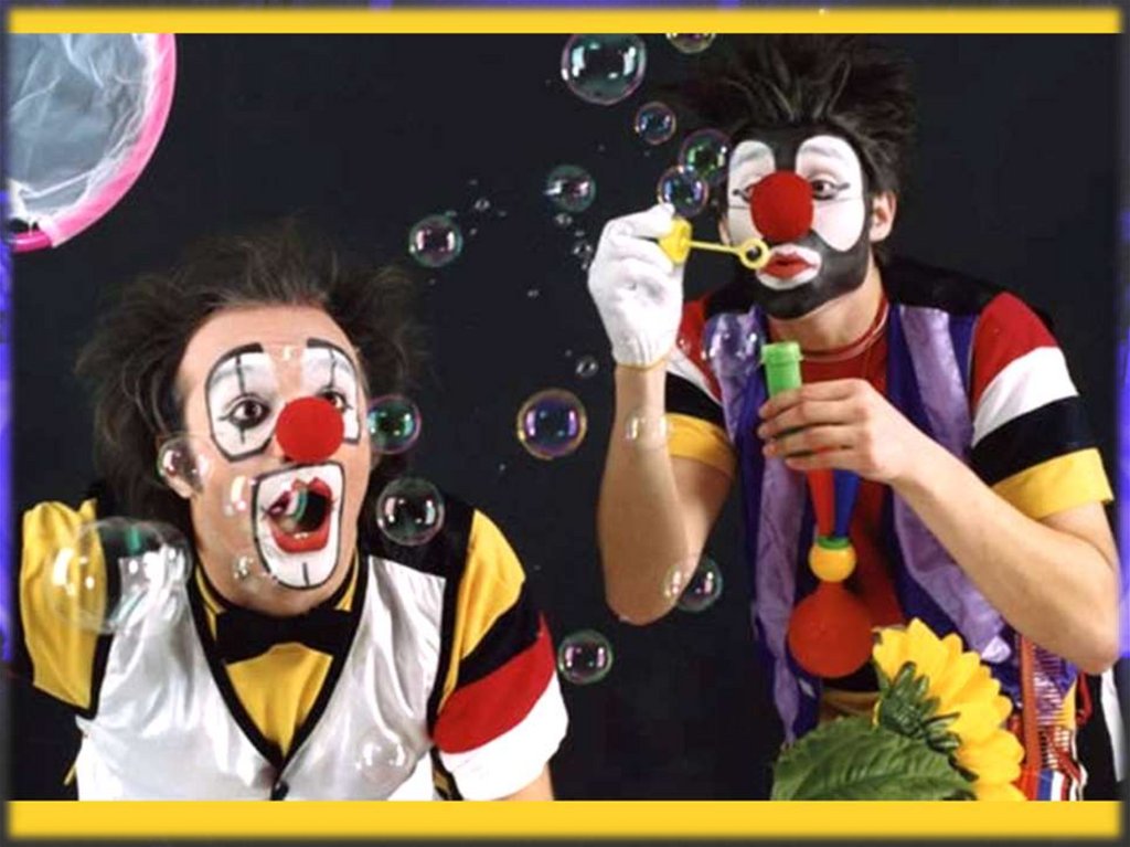 Clowns performing tricks перевод. Клоуны Штырлыки. Клоунский дуэт. Клоун показывает фокус.